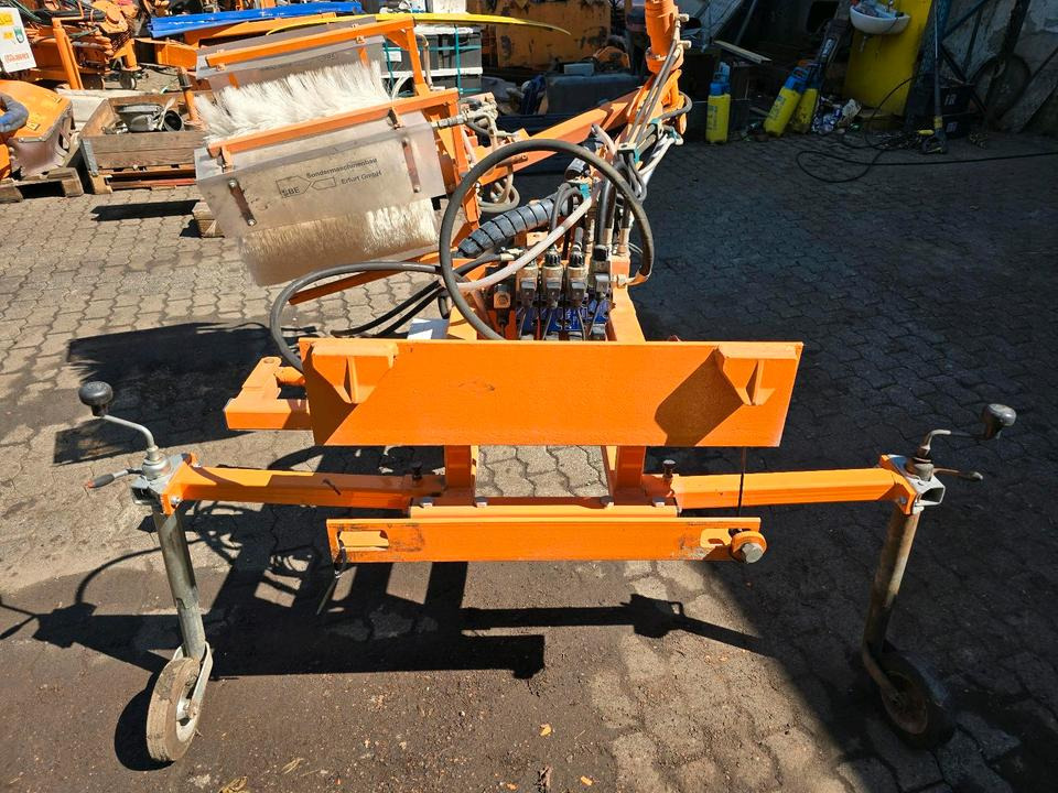 Leitpfostenwaschgerät WV 3-L Wassenberg Schmidt Drutzel für Unimog 405 U290 300 400 500 427 424 318 218 430 Leitpfosten - Rotacinė šluota: foto 1 Leitpfostenwaschgerät WV 3-L Wassenberg Schmidt Drutzel für Unimog 405 U290 300 400 500 427 424 318 218 430 Leitpfosten - Rotacinė šluota: foto 1