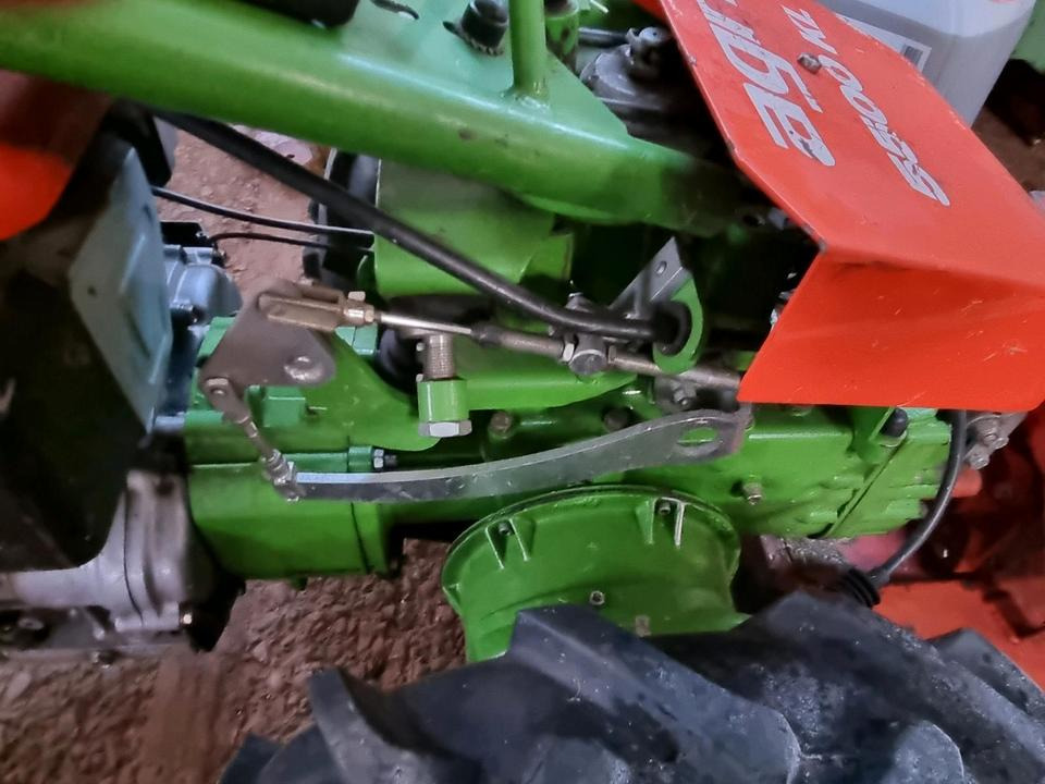 Motormäher Agria 5500 KL Grizzly Böschungsmulcher Hangmäher Reform Aebi Rasenmäher Mähausleger Böschungsmulcher Seitenmulcher Mulchgerät - Vejapjovė: foto 5 Motormäher Agria 5500 KL Grizzly Böschungsmulcher Hangmäher Reform Aebi Rasenmäher Mähausleger Böschungsmulcher Seitenmulcher Mulchgerät - Vejapjovė: foto 5