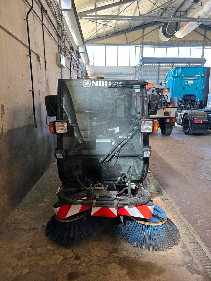 Nilfisk City Ranger 3500 Kehrmaschine Straßenkehrmaschine mit Schmidt Bediendisplay Hako Kehreinheit lizingą Nilfisk City Ranger 3500 Kehrmaschine Straßenkehrmaschine mit Schmidt Bediendisplay Hako Kehreinheit: foto 6