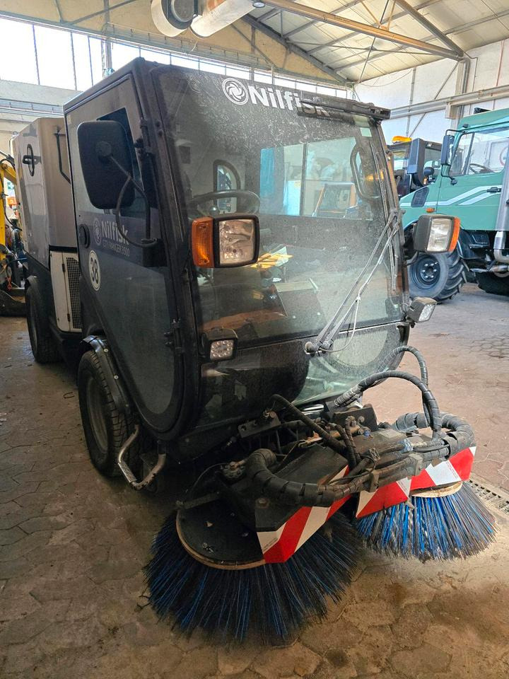 Nilfisk City Ranger 3500 Kehrmaschine Straßenkehrmaschine mit Schmidt Bediendisplay Hako Kehreinheit lizingą Nilfisk City Ranger 3500 Kehrmaschine Straßenkehrmaschine mit Schmidt Bediendisplay Hako Kehreinheit: foto 7