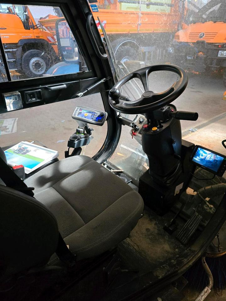 Nilfisk City Ranger 3500 Kehrmaschine Straßenkehrmaschine mit Schmidt Bediendisplay Hako Kehreinheit lizingą Nilfisk City Ranger 3500 Kehrmaschine Straßenkehrmaschine mit Schmidt Bediendisplay Hako Kehreinheit: foto 12