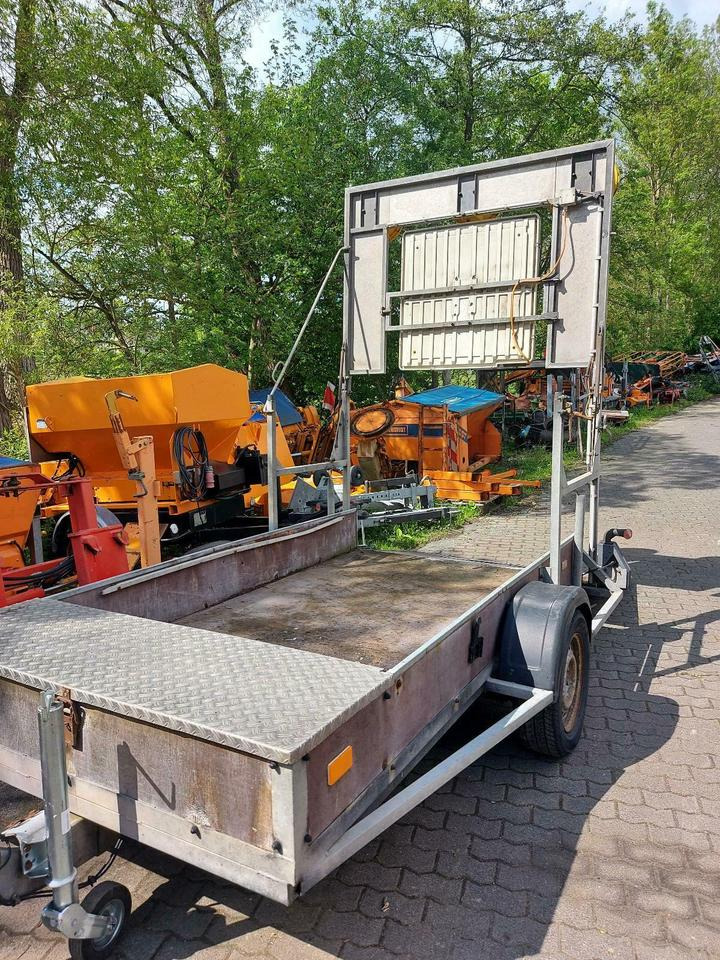 Priekaba Sperrwand Sperrtafel Nissen Absperrtafel VZ616 Verkehrssicherung: foto 6