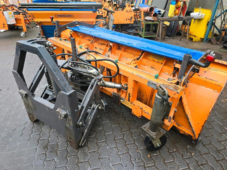 SMB SR 3.0 Schneepflug Schneeschild Schneeschieber 3m. Schmidt Beilhack Epoke MS unimog 405 423 427 430 318 218 - Sniego peilis: foto 1 SMB SR 3.0 Schneepflug Schneeschild Schneeschieber 3m. Schmidt Beilhack Epoke MS unimog 405 423 427 430 318 218 - Sniego peilis: foto 1