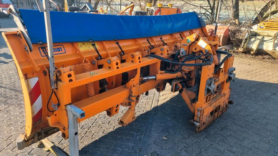 Schmidt MS 40.1 Schneepflug 4m. Schneeschild Scheeschieber Tarron CP MF für Unimog 405 - Sniego peilis: foto 1 Schmidt MS 40.1 Schneepflug 4m. Schneeschild Scheeschieber Tarron CP MF für Unimog 405 - Sniego peilis: foto 1
