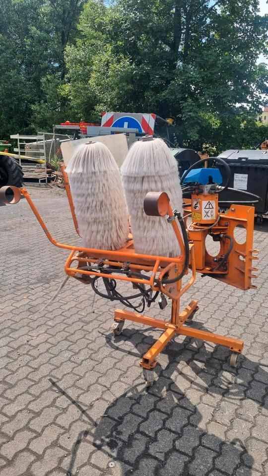 Schmidt RPS-H Leitpfostenwaschgerät Mulag Leitblankenwaschgerät für Unimog 405 u300 400 500 423 318 430 427 527 - Rotacinė šluota: foto 3 Schmidt RPS-H Leitpfostenwaschgerät Mulag Leitblankenwaschgerät für Unimog 405 u300 400 500 423 318 430 427 527 - Rotacinė šluota: foto 3