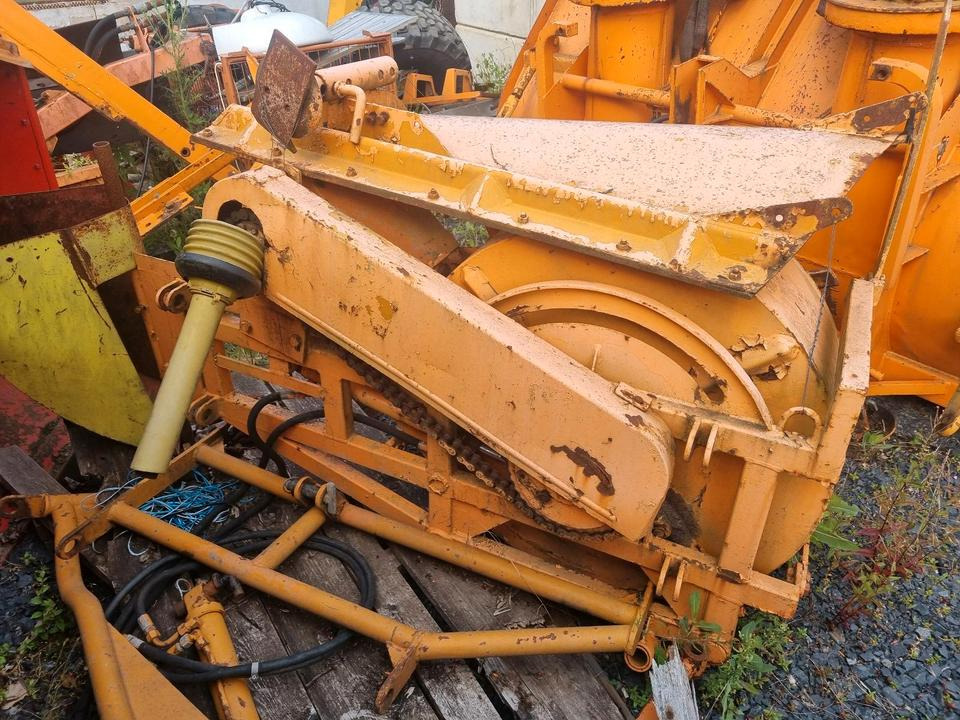 Schmidt Schneeschleuder S1 Schneefräse Schneepflug Schneeschild Scheeschieber Winterdienst Unimog 405 427 423 500 400 300 Beilhack - Sniego peilis: foto 4 Schmidt Schneeschleuder S1 Schneefräse Schneepflug Schneeschild Scheeschieber Winterdienst Unimog 405 427 423 500 400 300 Beilhack - Sniego peilis: foto 4