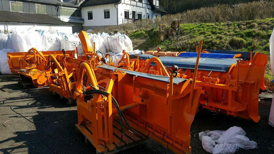 Schneepflug Schmidt Beilhack Winterdienst Schneeschild Unimog Fen - Sniego peilis: foto 2 Schneepflug Schmidt Beilhack Winterdienst Schneeschild Unimog Fen - Sniego peilis: foto 2