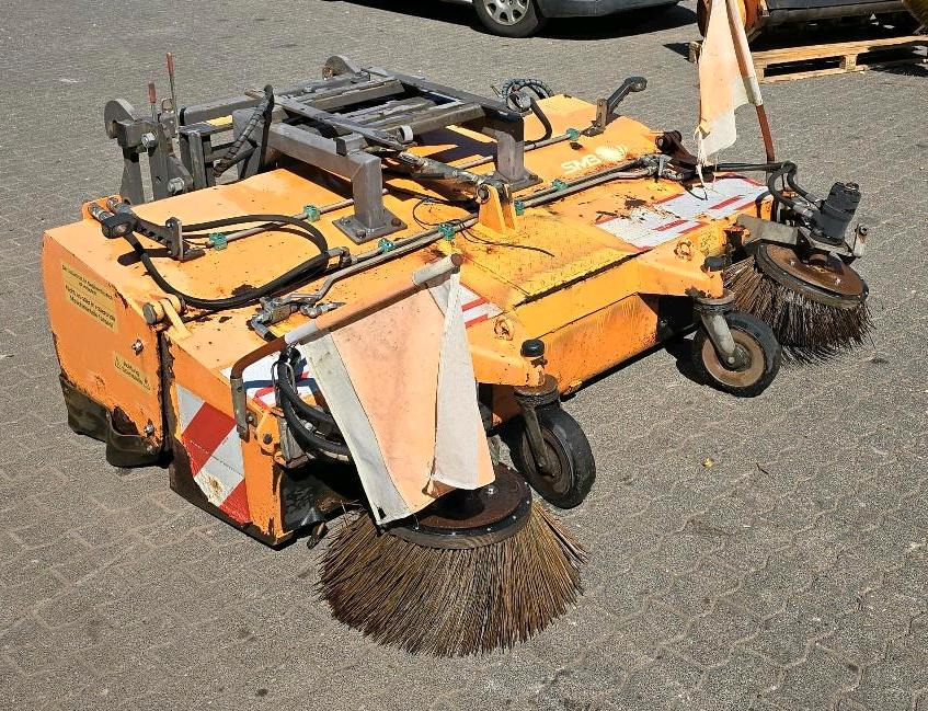 Sobernheimer FKM 2.0 Kehrmaschine Straßenkehrmaschine Frontkehrmaschine Kehrbesen für Radlader Unimog Traktor - Rotacinė šluota: foto 4 Sobernheimer FKM 2.0 Kehrmaschine Straßenkehrmaschine Frontkehrmaschine Kehrbesen für Radlader Unimog Traktor - Rotacinė šluota: foto 4