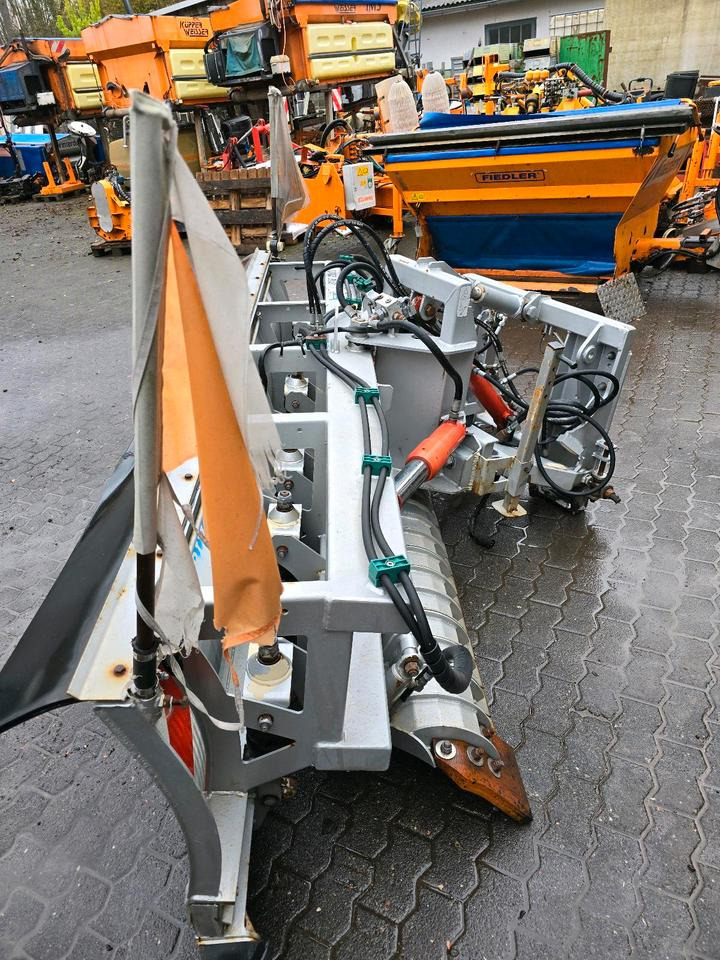 Springer SSL 2902-3 Schneepflug Schneeschild Schneeschieber Unimog 405 U300 400 500 423 427 Schmidt Beilhack Mercedes-Benz - Sniego peilis: foto 5 Springer SSL 2902-3 Schneepflug Schneeschild Schneeschieber Unimog 405 U300 400 500 423 427 Schmidt Beilhack Mercedes-Benz - Sniego peilis: foto 5