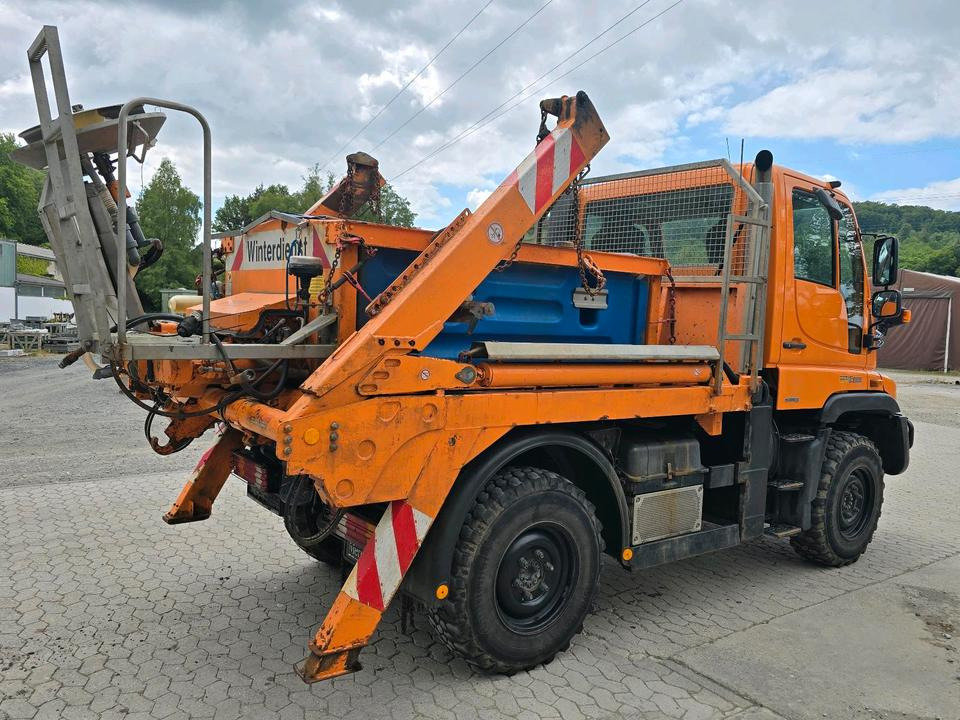 Unimog 405/10 U300 Bluetec 5 Mercedes-Benz U 300 UGE UGN mit Jotha Absetzkipper combi con 4518 Absetzer - Sniego valymo mašina: foto 4 Unimog 405/10 U300 Bluetec 5 Mercedes-Benz U 300 UGE UGN mit Jotha Absetzkipper combi con 4518 Absetzer - Sniego valymo mašina: foto 4