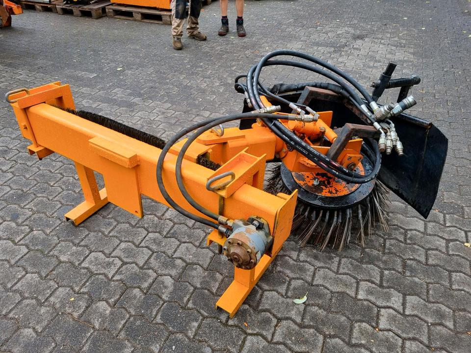 Wildkrautbürste passend für Multicar Tremo Ladog Mulag Unkrautbekämpfung Dücket Fiedler Wildkrautbesen Kehrmaschine Hansa Fendt unimog - Rotacinė šluota: foto 3 Wildkrautbürste passend für Multicar Tremo Ladog Mulag Unkrautbekämpfung Dücket Fiedler Wildkrautbesen Kehrmaschine Hansa Fendt unimog - Rotacinė šluota: foto 3