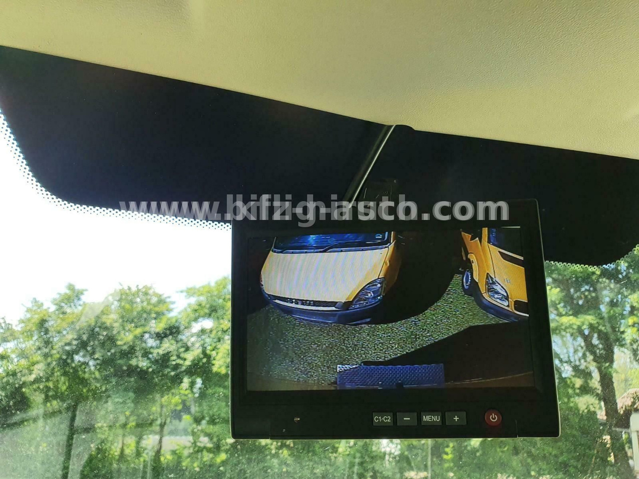 Autoparduotuvė Iveco Daily Luftfederung Foodtruck Imbisswagen Verkauf: foto 12