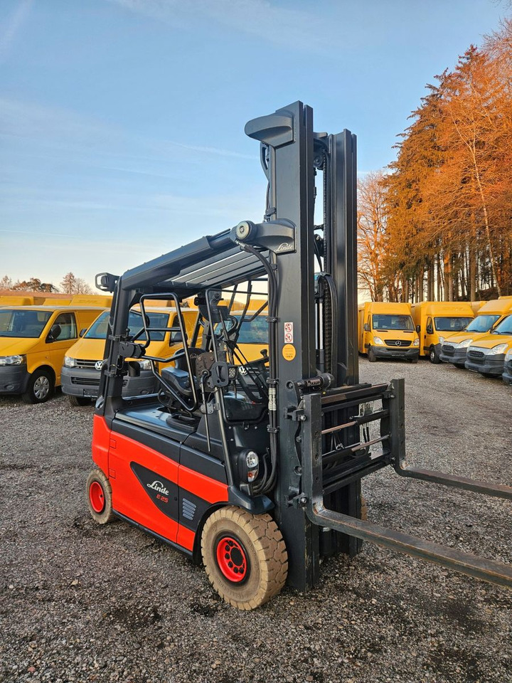 Linde E25 R Roadster , 6.880mm Hubhöhe, StVZO hydr. Zi - Elektrinis krautuvas: foto 2 Linde E25 R Roadster , 6.880mm Hubhöhe, StVZO hydr. Zi - Elektrinis krautuvas: foto 2