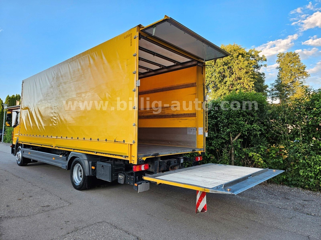 Mercedes-Benz Atego 1327 L * BREMS/SPUR-ASS*DIFF.*LBW*AHK*7.2m - Furgonas sunkvežimis: foto 2 Mercedes-Benz Atego 1327 L * BREMS/SPUR-ASS*DIFF.*LBW*AHK*7.2m - Furgonas sunkvežimis: foto 2
