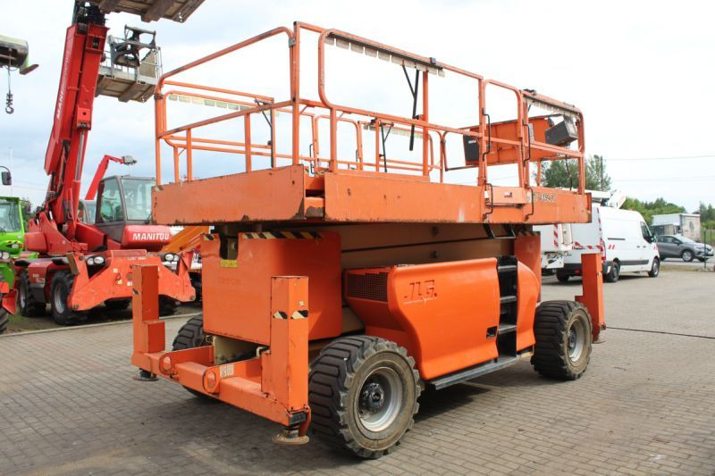 Podnośnik nożycowy 4x4 terenowy 15 m JLG 4394 RT - Žirklinis keltuvas: foto 3 Podnośnik nożycowy 4x4 terenowy 15 m JLG 4394 RT - Žirklinis keltuvas: foto 3