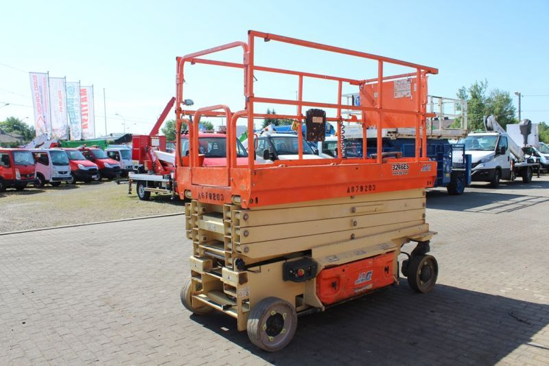 Podnośnik nożycowy elektryczny 12 m JLG 3246 ES - Žirklinis keltuvas: foto 3 Podnośnik nożycowy elektryczny 12 m JLG 3246 ES - Žirklinis keltuvas: foto 3