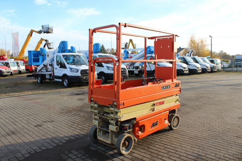 Podnośnik nożycowy elektryczny 8 m JLG 1930 ES - Žirklinis keltuvas: foto 3 Podnośnik nożycowy elektryczny 8 m JLG 1930 ES - Žirklinis keltuvas: foto 3