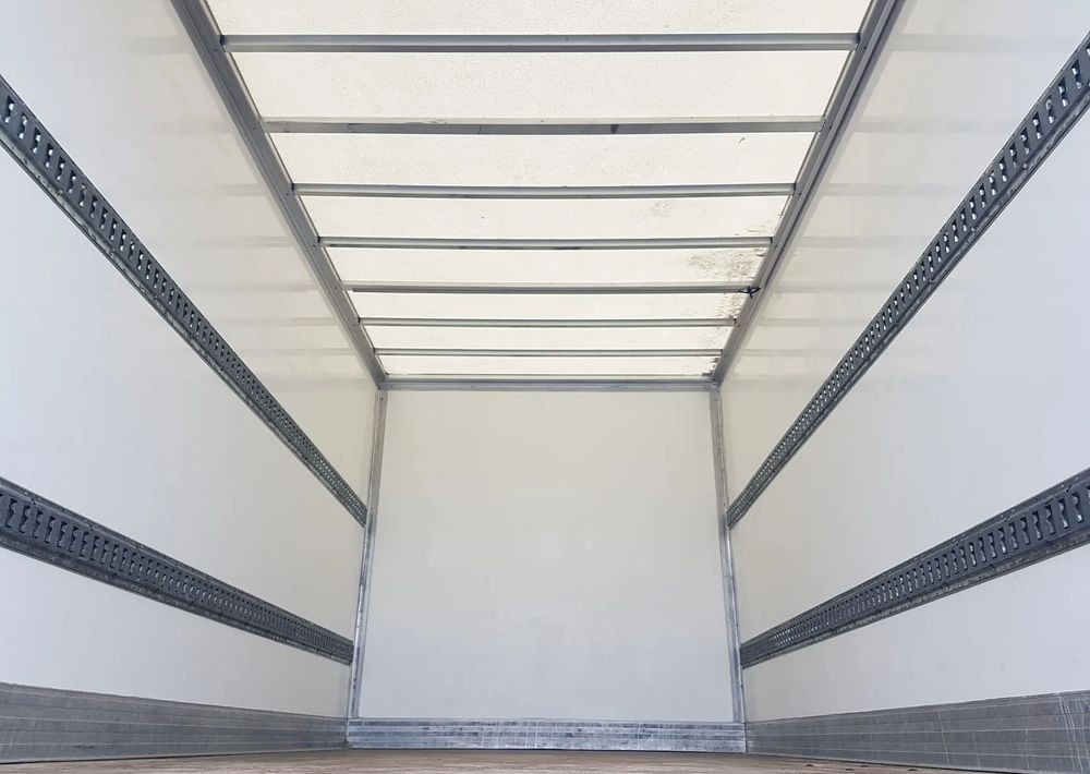 Furgonas su krovinių dėže Renault MASTER KONTENER 8EP 4,21x2,23x2,22 KLIMA MANUAL KRAJOWY 6-BIEGÓW: foto 17