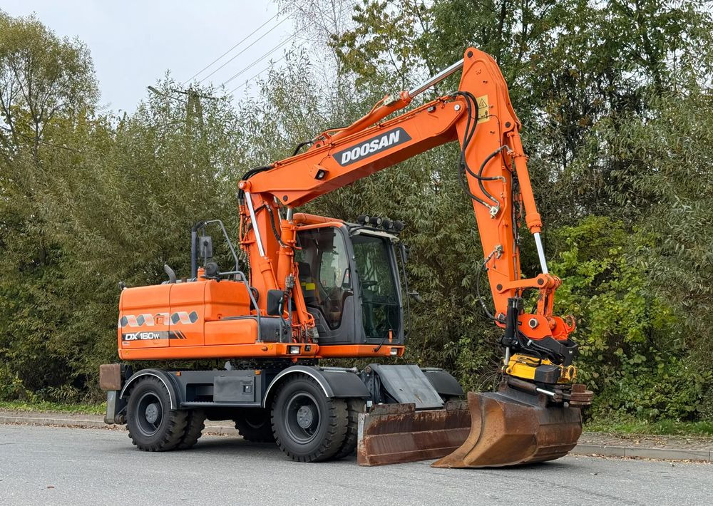 Doosan * DOOSAN DX160W *ROTOTILT* GPS 2D Leica * Sprowadzona * Stan Perfekcyjny * Koparka Kołowa * - Ratinis ekskavatorius: foto 2 Doosan * DOOSAN DX160W *ROTOTILT* GPS 2D Leica * Sprowadzona * Stan Perfekcyjny * Koparka Kołowa * - Ratinis ekskavatorius: foto 2