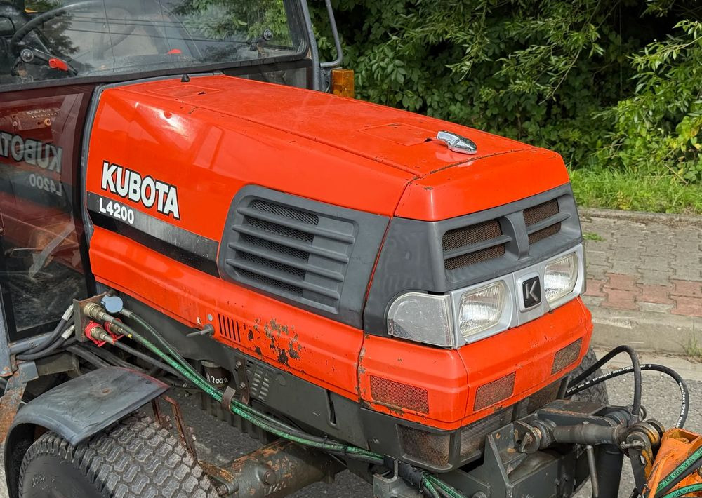 Kubota * Traktor KUBOTA L4200 * 4x4 * Pług Piaskarka * Wałek Przód Tył * Sprowadzony* Zimowe Utrzymanie - Traktorius: foto 5 Kubota * Traktor KUBOTA L4200 * 4x4 * Pług Piaskarka * Wałek Przód Tył * Sprowadzony* Zimowe Utrzymanie - Traktorius: foto 5