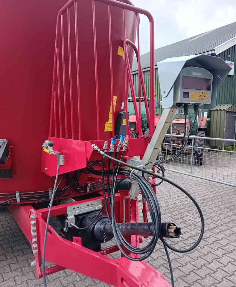 BVL V-Mix Plus 22-2S Voermengwagen Voermachines - Pašarų maišytuvas: foto 4 BVL V-Mix Plus 22-2S Voermengwagen Voermachines - Pašarų maišytuvas: foto 4