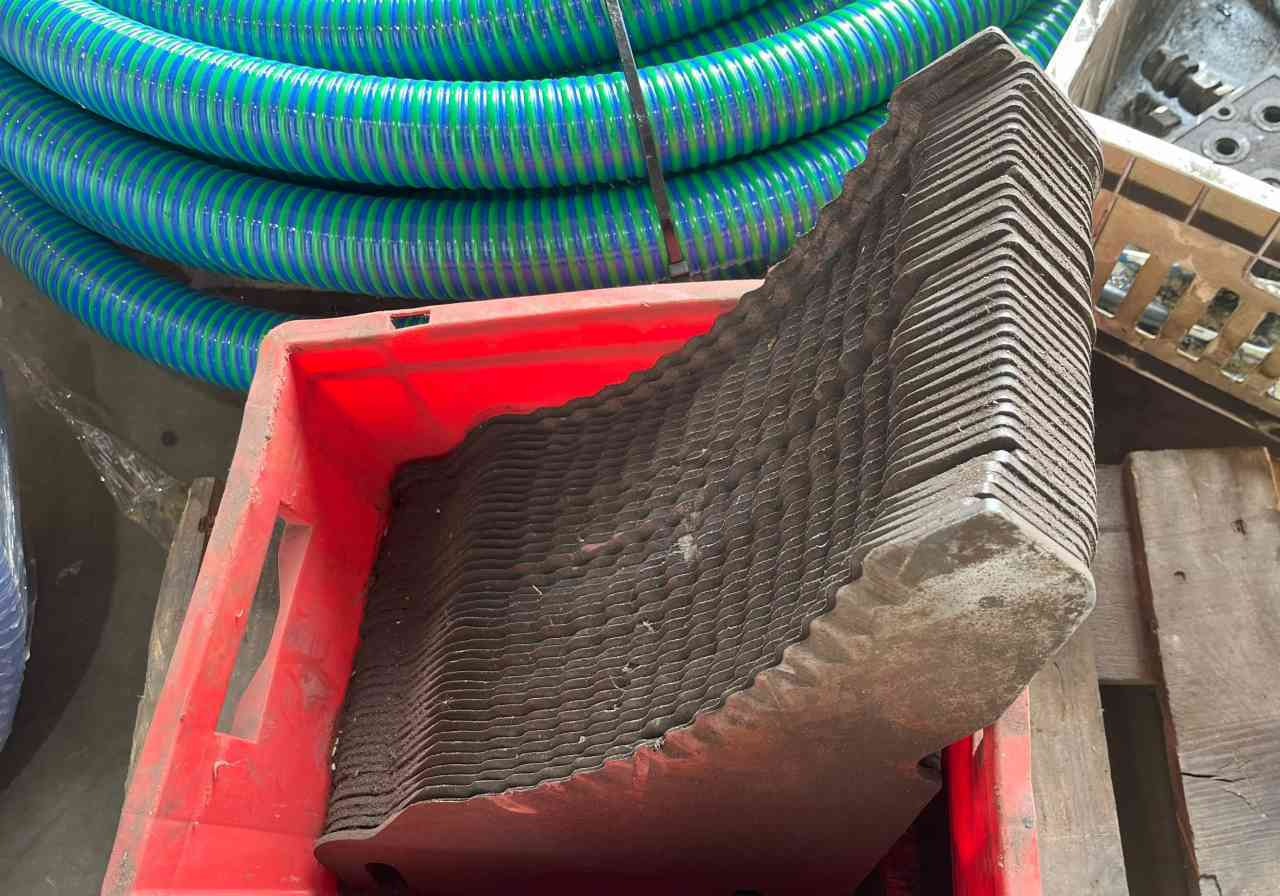 Bergmann Silagemes messenset B02-1011 Carex, Shuttle, Royal, Repex weidebouwmachines - Priekaba rinktuvė: foto 1 Bergmann Silagemes messenset B02-1011 Carex, Shuttle, Royal, Repex weidebouwmachines - Priekaba rinktuvė: foto 1