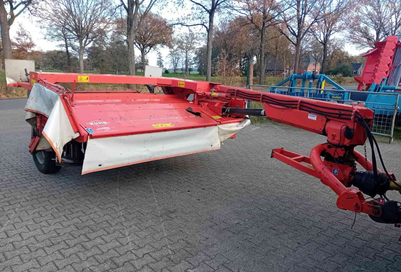 Kuhn FC302G getrokken schijvenmaaier *Verkocht/sold* - Šienapjovė: foto 4 Kuhn FC302G getrokken schijvenmaaier *Verkocht/sold* - Šienapjovė: foto 4
