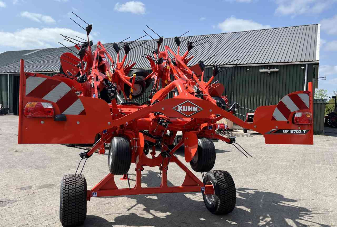 Kuhn GF8703T Schudder Tedder Kreiselheuer weidebouwmachines - Šieno grėblys/ Vartytuvas: foto 4 Kuhn GF8703T Schudder Tedder Kreiselheuer weidebouwmachines - Šieno grėblys/ Vartytuvas: foto 4