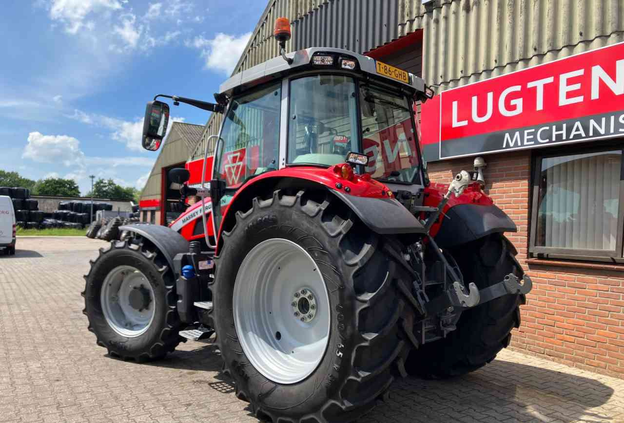 Massey Ferguson 5S.125 Dyna-4 Essential tractoren. - Traktorius: foto 4 Massey Ferguson 5S.125 Dyna-4 Essential tractoren. - Traktorius: foto 4