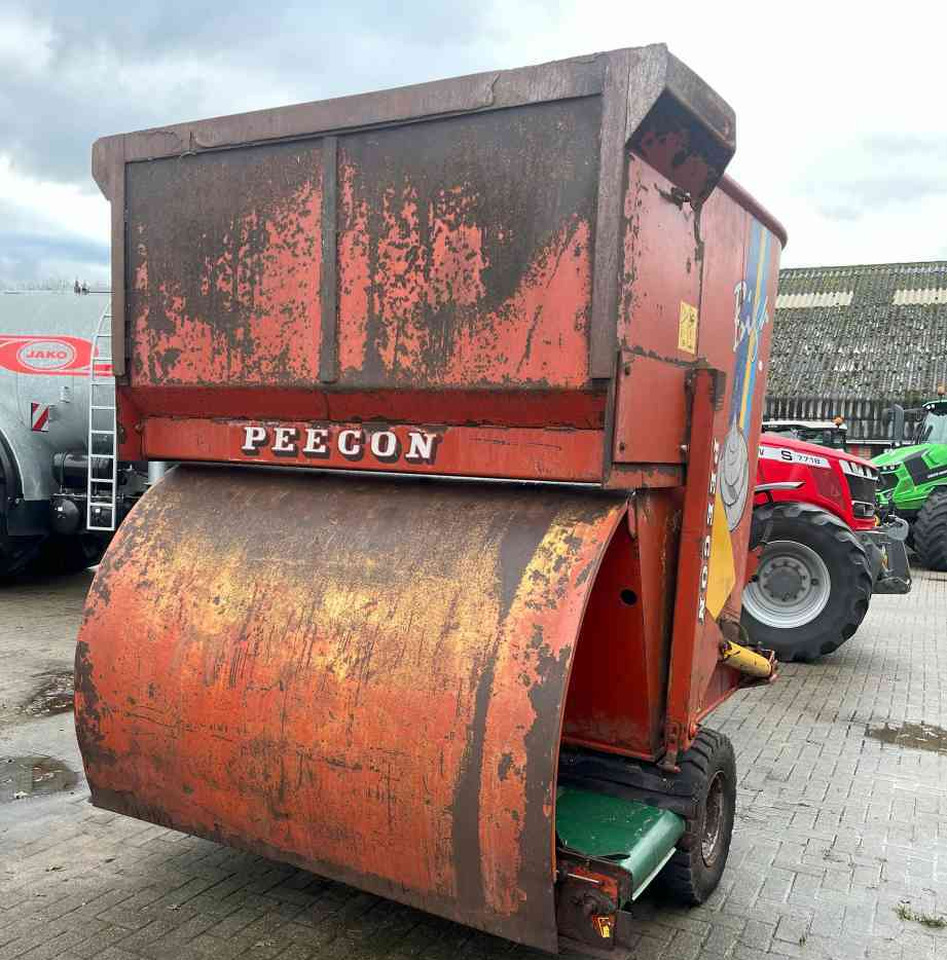 Peecon BIGA 10 voermengwagen, laadklep, voermachines - Pašarų maišytuvas: foto 4 Peecon BIGA 10 voermengwagen, laadklep, voermachines - Pašarų maišytuvas: foto 4