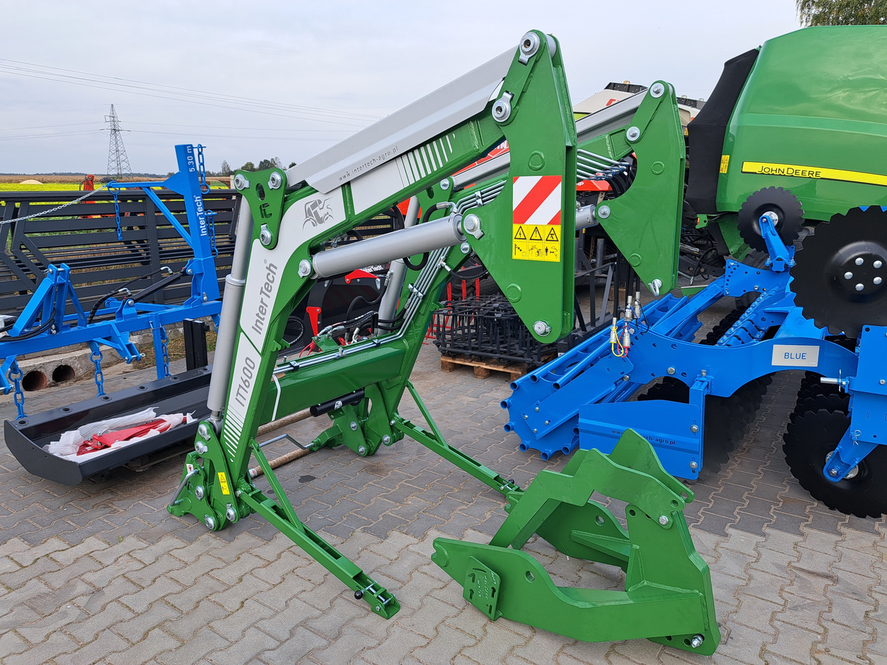 Inter Tech IT 1600 John deere 5080 ,5090, 5100m - Traktorius - frontalinis krautuvas: foto 2 Inter Tech IT 1600 John deere 5080 ,5090, 5100m - Traktorius - frontalinis krautuvas: foto 2
