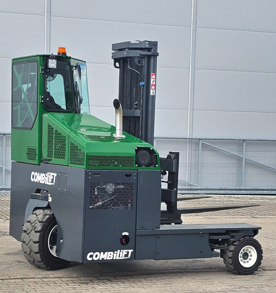 Combilift C 4000 D MK4 150 hrs ONLY! - Šakinis krautuvas su privažiavimu iš keturių pusių: foto 3 Combilift C 4000 D MK4 150 hrs ONLY! - Šakinis krautuvas su privažiavimu iš keturių pusių: foto 3