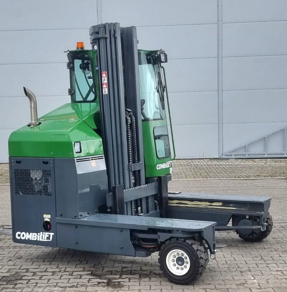 Combilift C 4000 MK4 DIESEL - Šakinis krautuvas su privažiavimu iš keturių pusių: foto 4 Combilift C 4000 MK4 DIESEL - Šakinis krautuvas su privažiavimu iš keturių pusių: foto 4