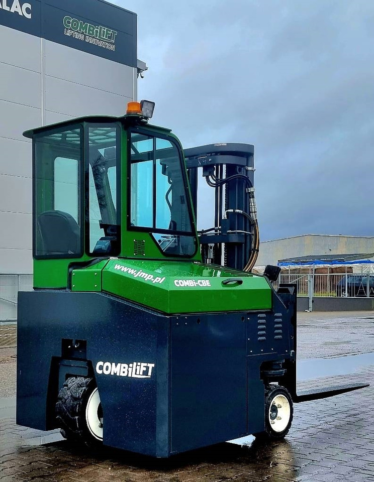 Combilift CBE 2500 - Šakinis krautuvas su privažiavimu iš keturių pusių: foto 3 Combilift CBE 2500 - Šakinis krautuvas su privažiavimu iš keturių pusių: foto 3