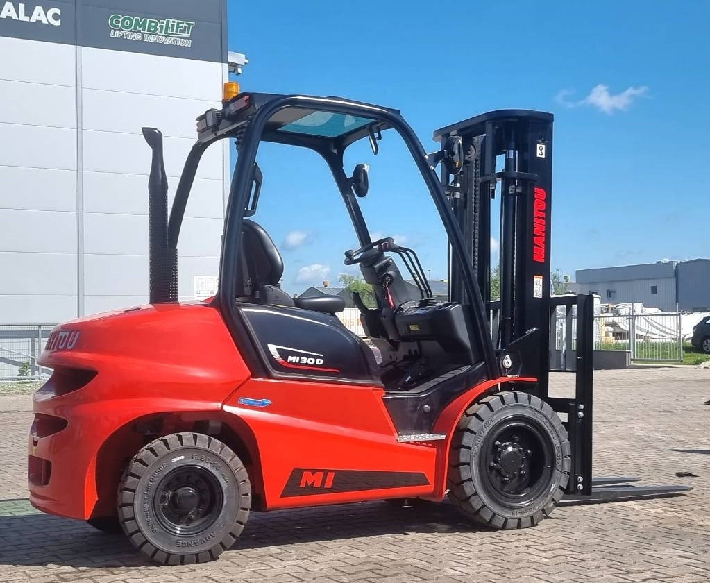 Manitou MI 30 D UNUSED TRIPLEX !! SALE - Dyzelinis krautuvas: foto 3 Manitou MI 30 D UNUSED TRIPLEX !! SALE - Dyzelinis krautuvas: foto 3