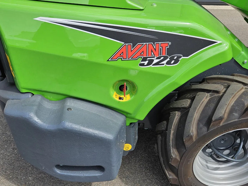 Vikšrinis mini krautuvas Avant 528 Rental mini-shovel: foto 14