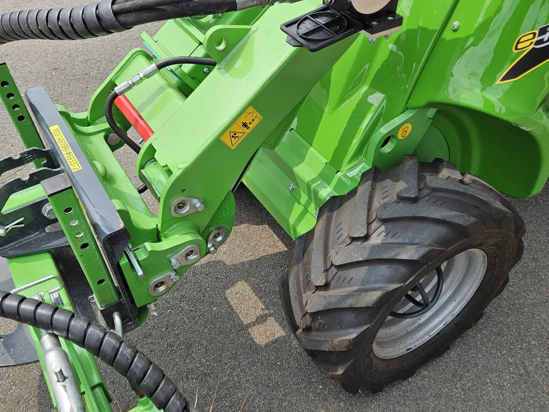 Vikšrinis mini krautuvas Avant E527 Rental mini-shovel: foto 18