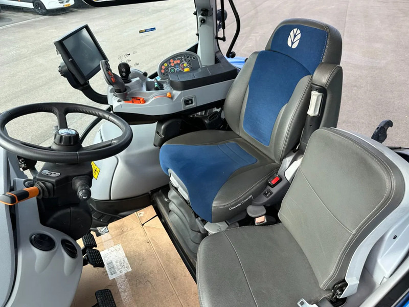 Traktorius New Holland T7.245 Autocommand Stage 5: foto 11