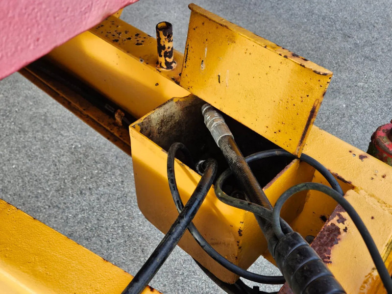 Motoblokas Schuitemaker Silagekipwagen: foto 15 Motoblokas Schuitemaker Silagekipwagen: foto 15