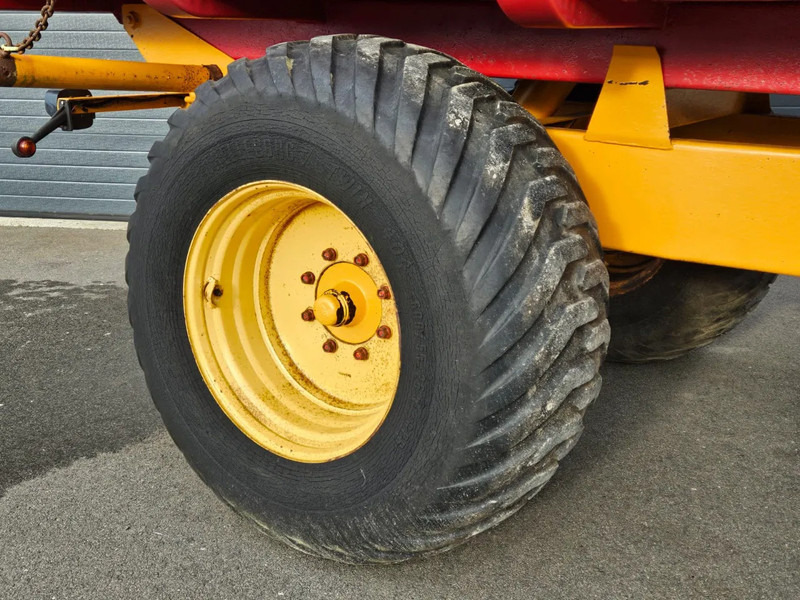 Motoblokas Schuitemaker Silagekipwagen: foto 11 Motoblokas Schuitemaker Silagekipwagen: foto 11