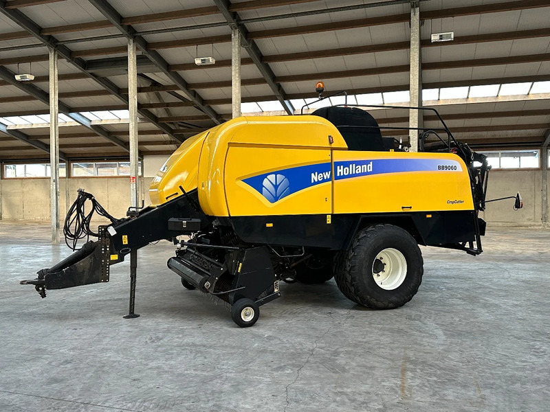 New Holland BB9060 Cropcutter - Žemės ūkio technika: foto 2 New Holland BB9060 Cropcutter - Žemės ūkio technika: foto 2