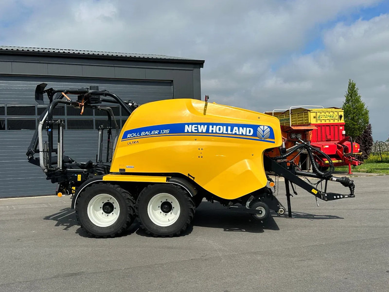 New Holland Rollbaler 135 Ultra - Žemės ūkio technika: foto 2 New Holland Rollbaler 135 Ultra - Žemės ūkio technika: foto 2