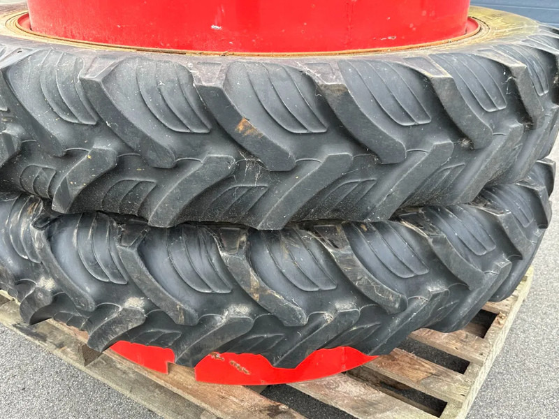 Taurus dubbellucht wielen - Padangos ir ratlankiai - Žemės ūkio technika: foto 3 Taurus dubbellucht wielen - Padangos ir ratlankiai - Žemės ūkio technika: foto 3
