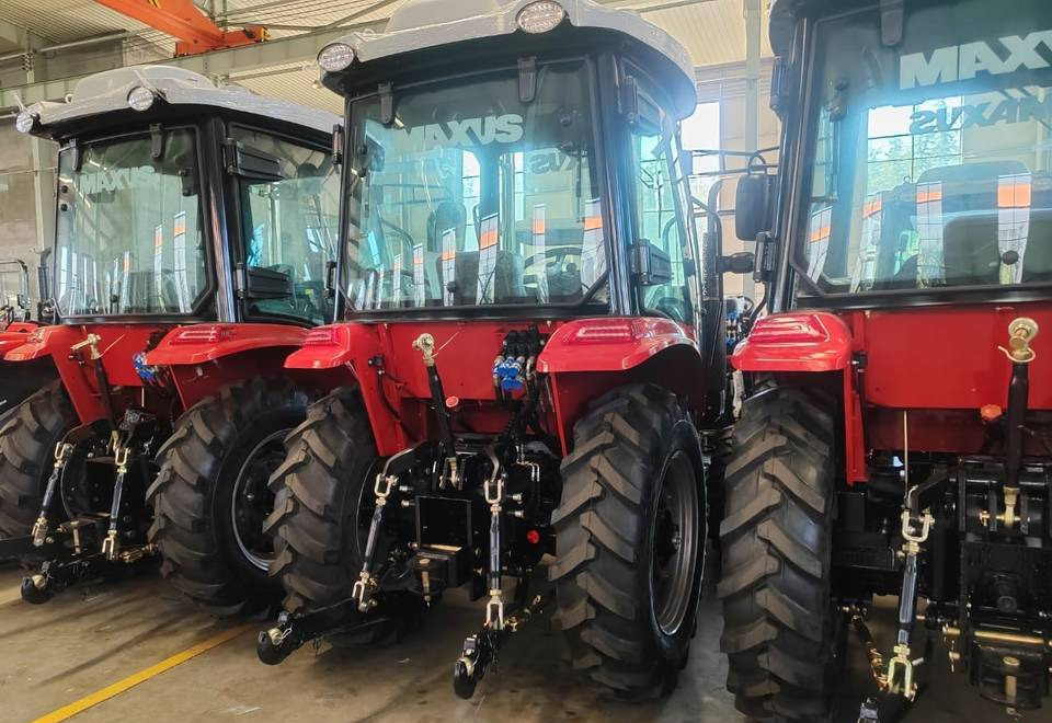 Nauja Traktorius NEW MAXUS 180 HP Tractor + Loader Warranty up to 10 YEARS Новий MAXUS Трактор 180 К.с. + Навантажувач Гарантія до 10 РОКІВ Nowy MAXUS Traktor 180 KM + Ładowacz Gwarancja do 10 LAT: foto 12