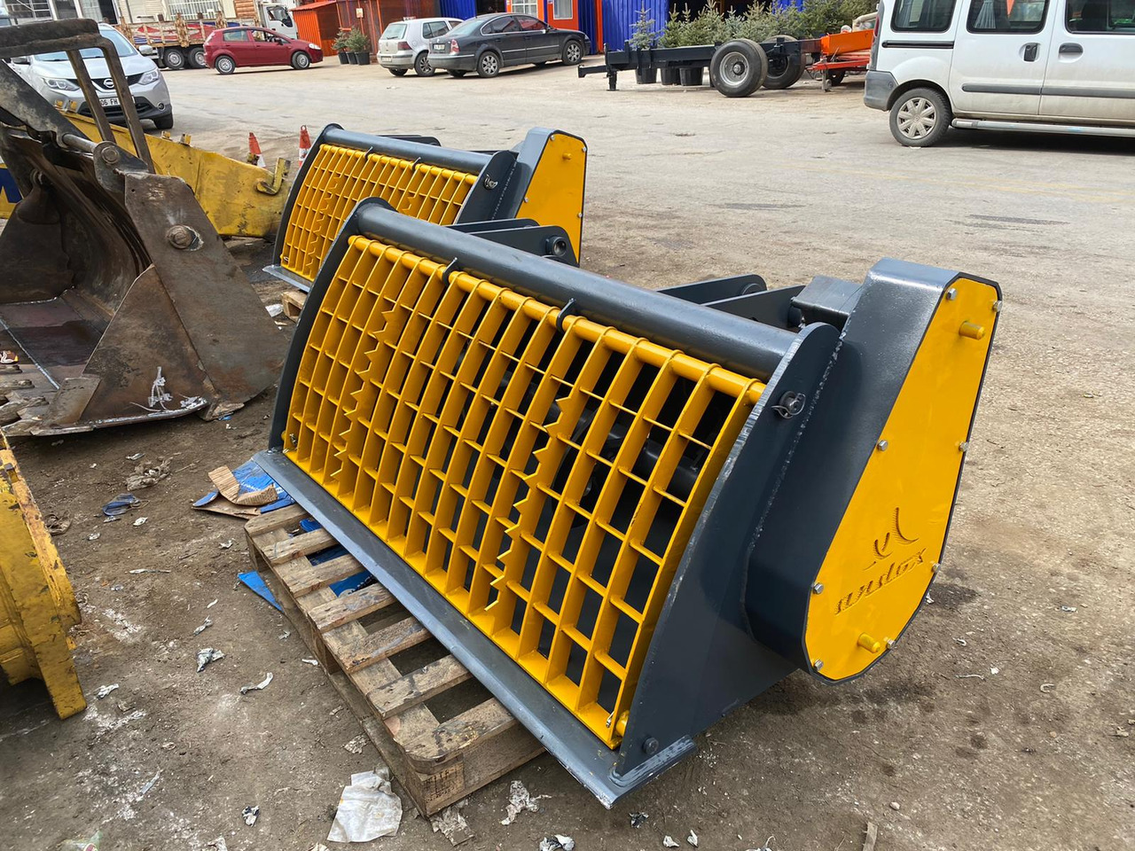 Bekoloader - Rūšiavimo kaušas - Statybinė technika: foto 1 Bekoloader - Rūšiavimo kaušas - Statybinė technika: foto 1