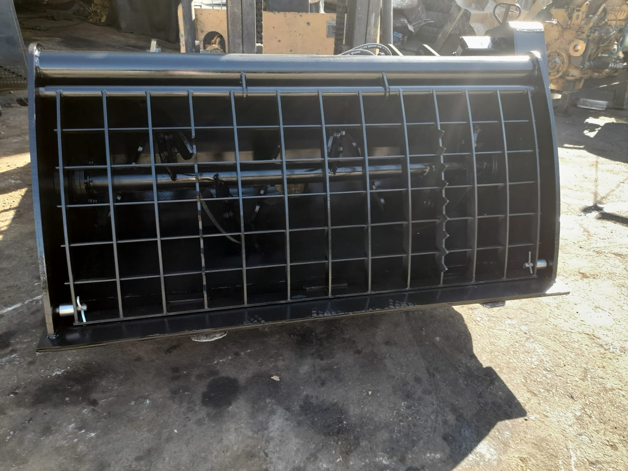 Bekoloader - Rūšiavimo kaušas - Statybinė technika: foto 1 Bekoloader - Rūšiavimo kaušas - Statybinė technika: foto 1