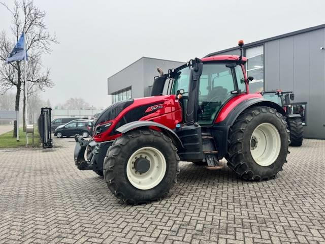 Valtra T144 Hitech - Traktorius: foto 1 Valtra T144 Hitech - Traktorius: foto 1