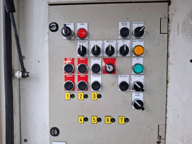 Autocisterna pervežimui maisto produktų DAF 85 .410: foto 22