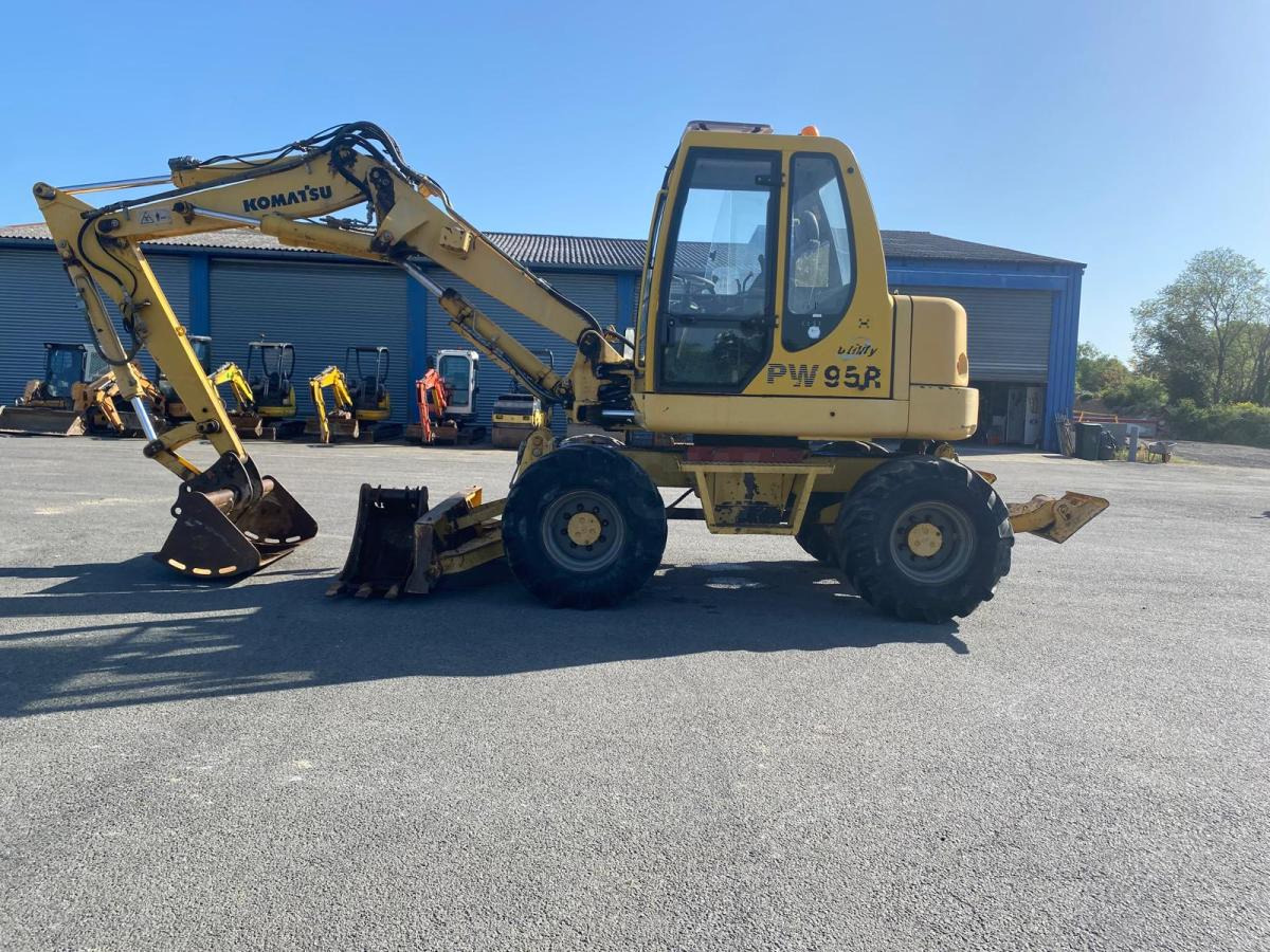 Komatsu PW95 - Ratinis ekskavatorius: foto 1 Komatsu PW95 - Ratinis ekskavatorius: foto 1