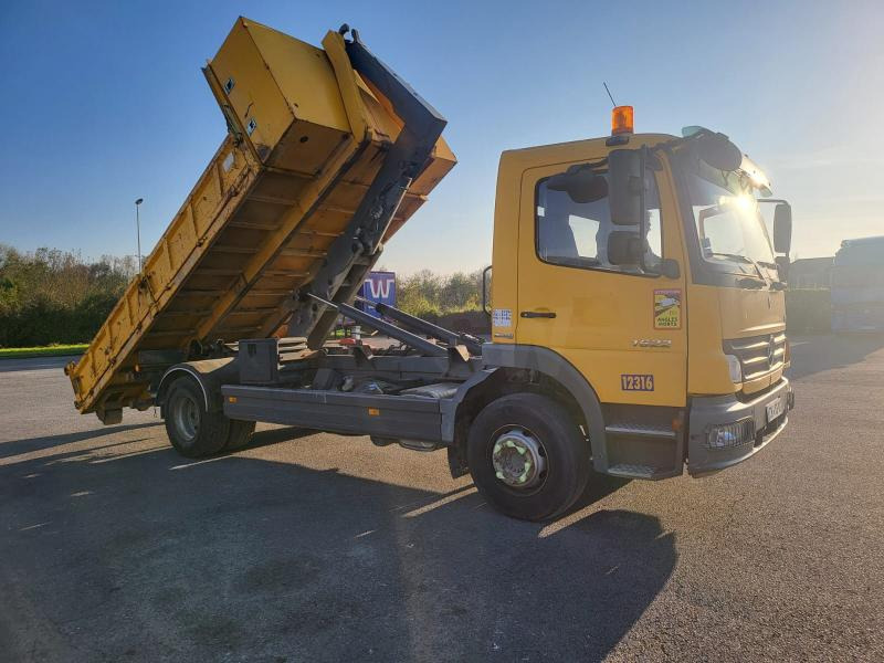 Mercedes Atego 1622 - Hook-lift sunkvežimis: foto 1 Mercedes Atego 1622 - Hook-lift sunkvežimis: foto 1